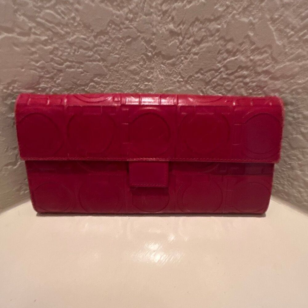 Ferragamo Long Wallet Red Gancini Embossed Logo Leather Travel Organization Bold